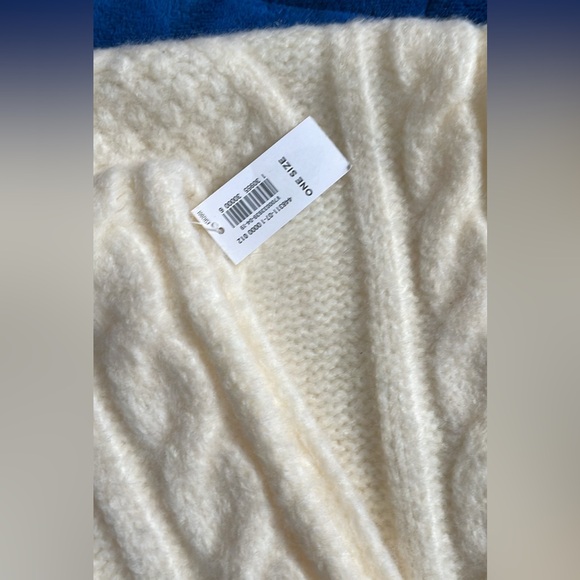 Old Navy Infinity Scarf - Picture 2 of 3